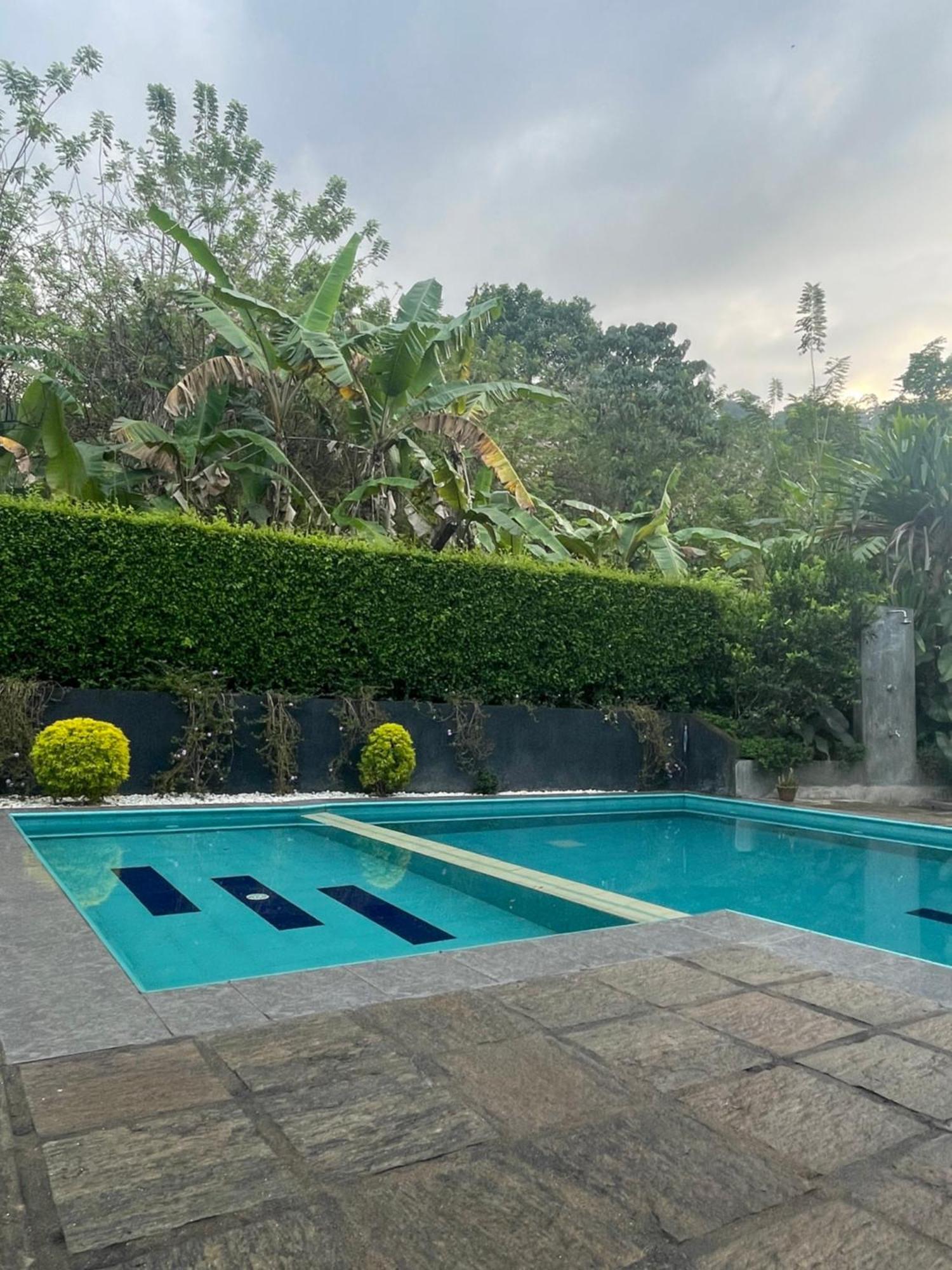Surveyor'S Residence Bungalow Kandy Eksteriør billede