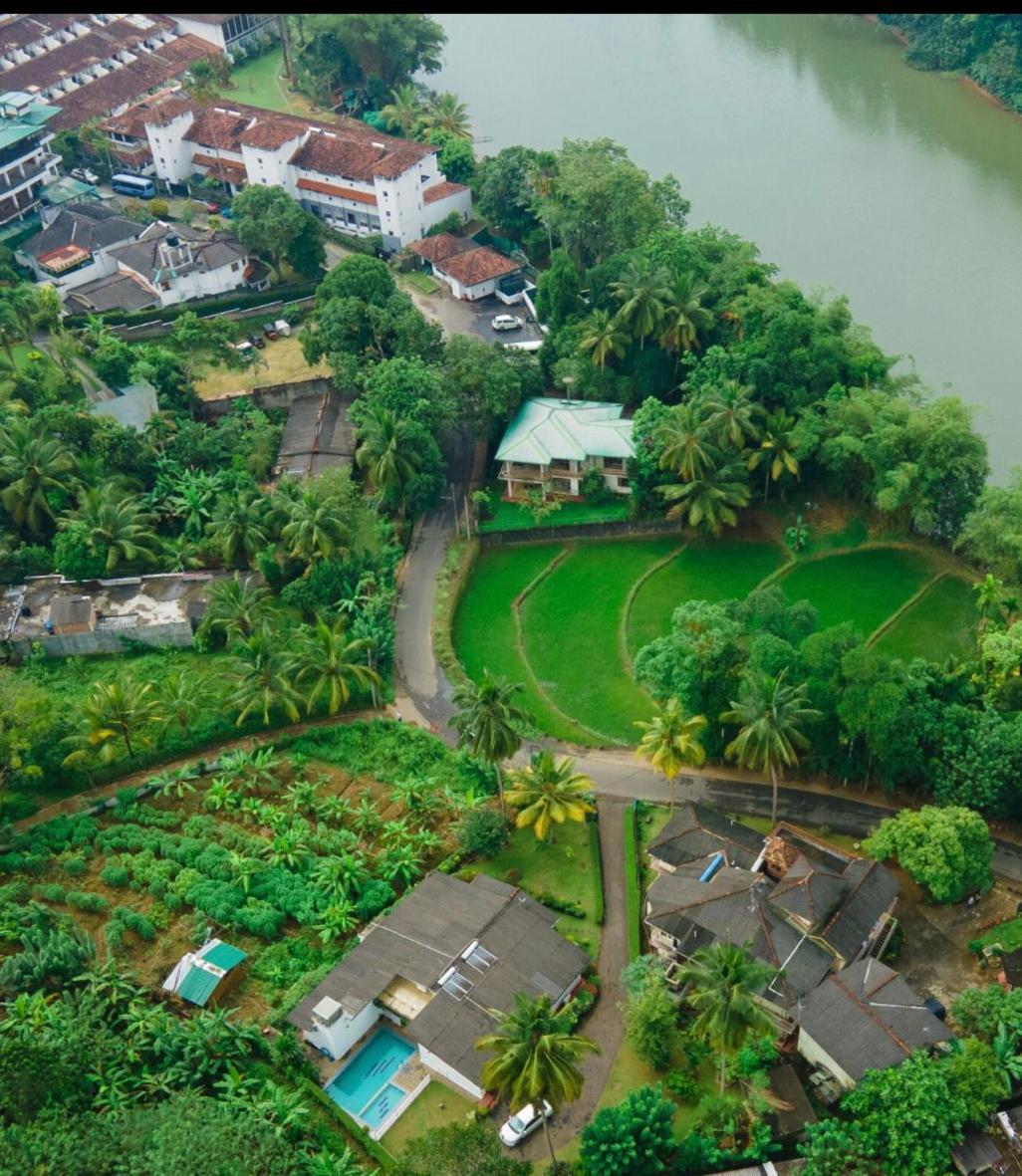 Surveyor'S Residence Bungalow Kandy Eksteriør billede